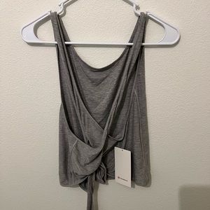 Lululemon tie back tank 10 nwt turn to tie